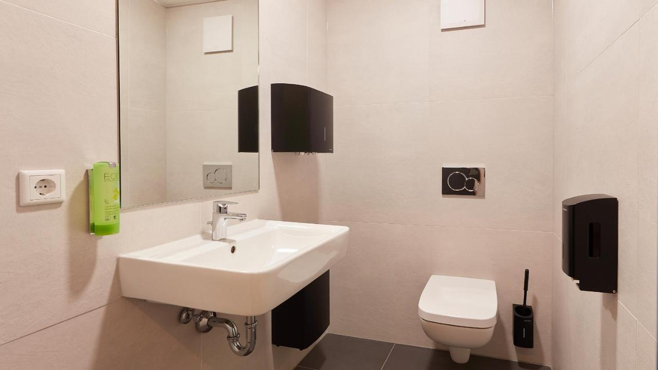 The Bunk Hostel Ессен Екстер'єр фото