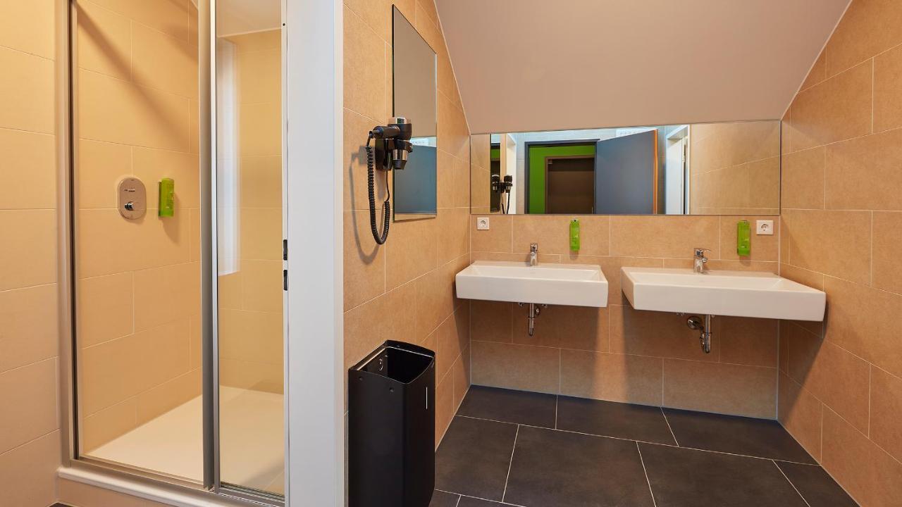 The Bunk Hostel Ессен Екстер'єр фото